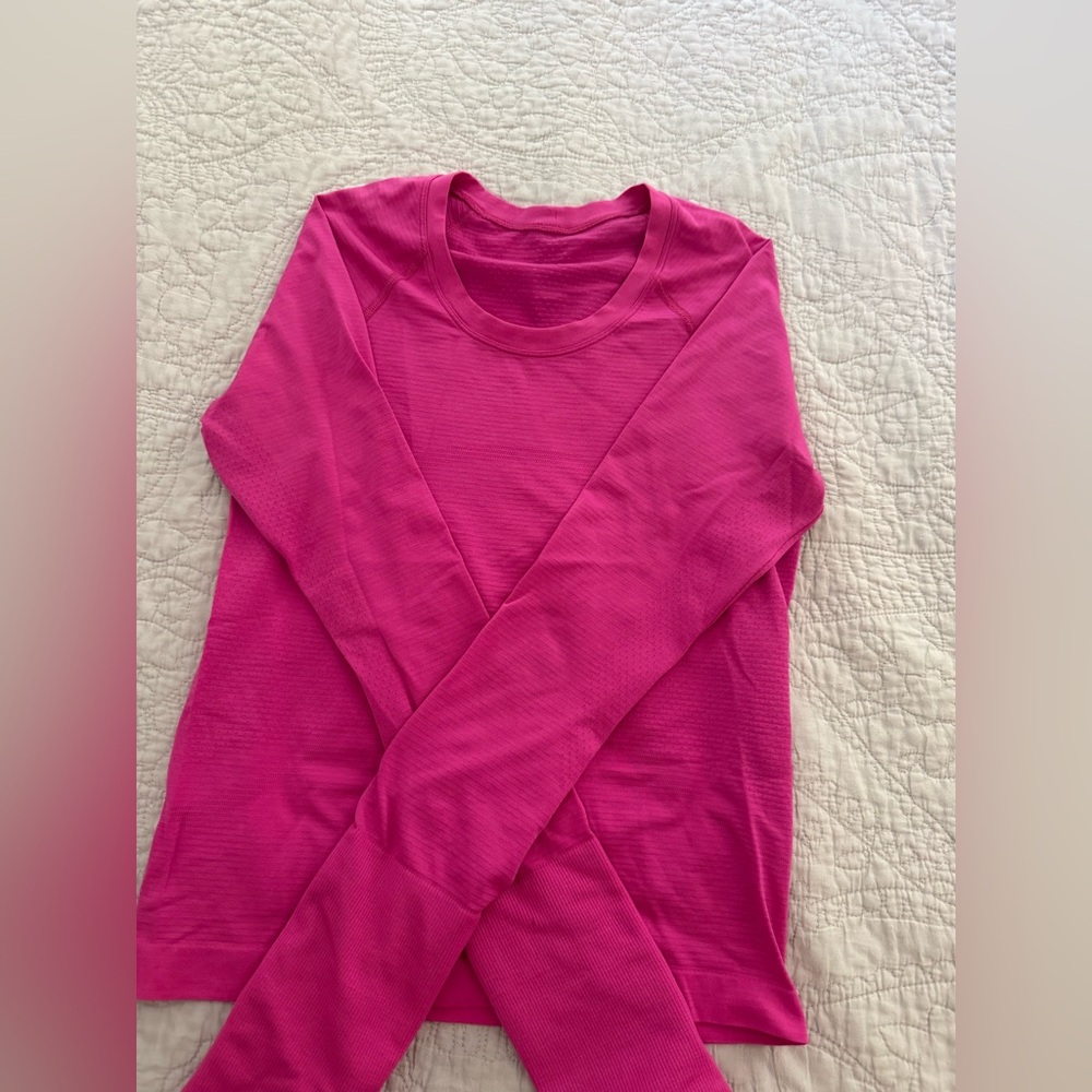 Lululemon Swiftly Tech Long-Sleeve Shirt 2.0
Waist Length Size 0